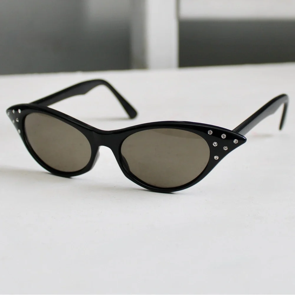 Vintage 1950's Women's Black Rhinestone Cat Eye Sunglasses - Picture 1 of 5